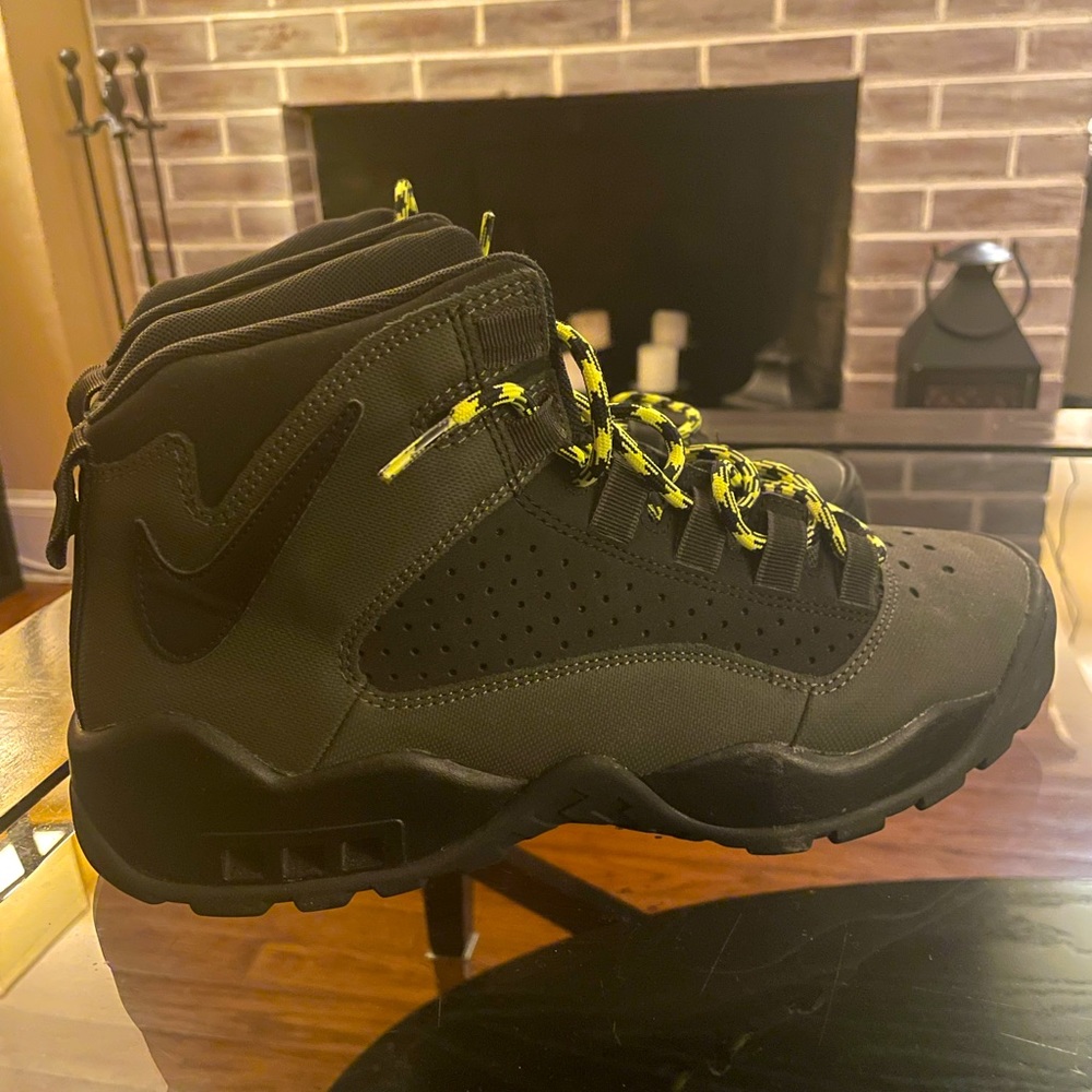 Nike Air Darwin 'Sequoia Volt'